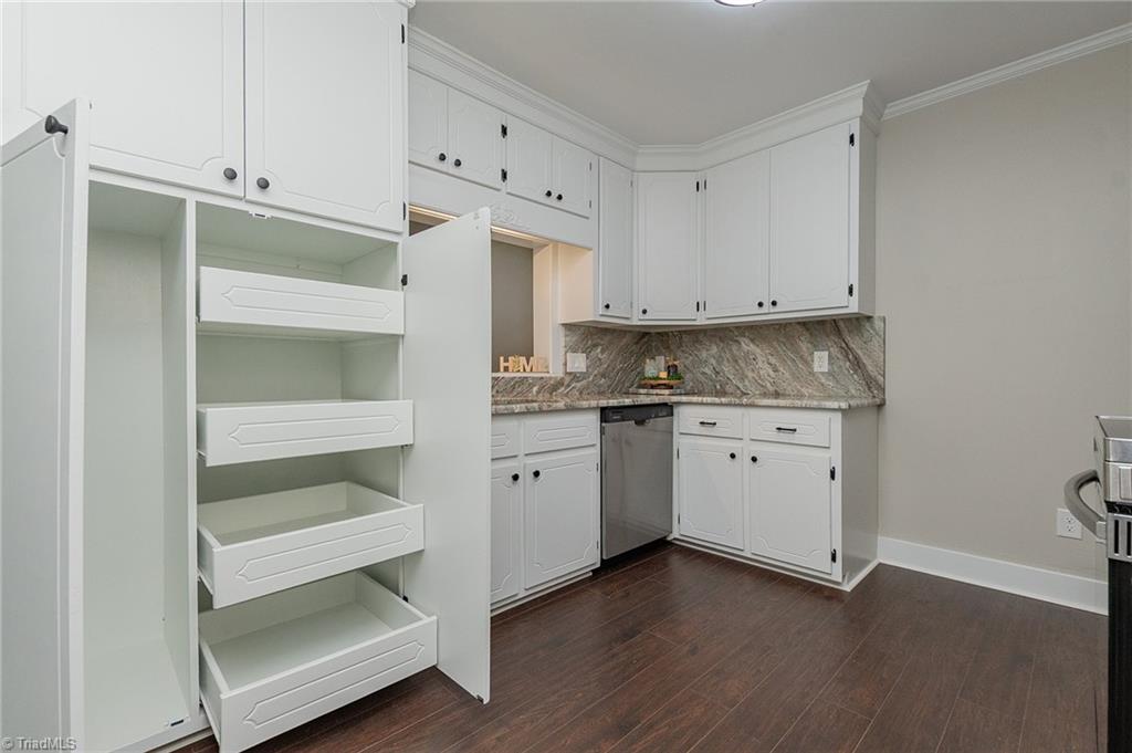 1423 Richardson Drive