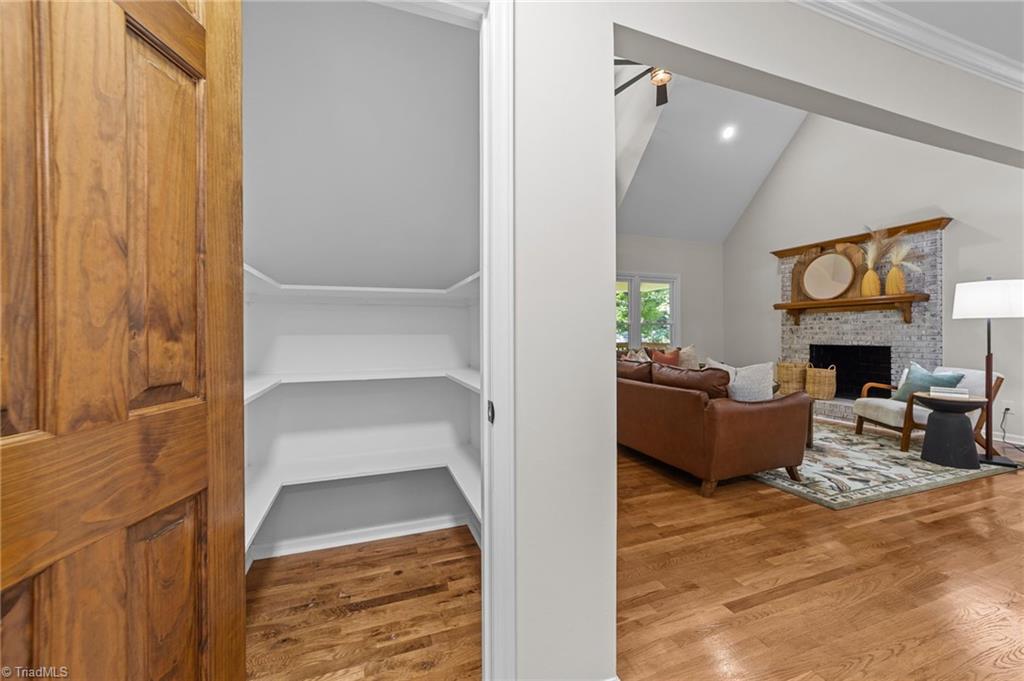 6824 Taylor Woods Lane