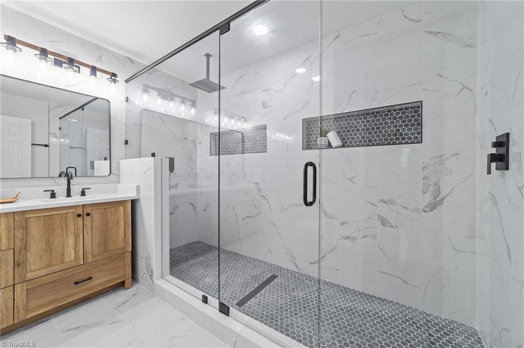 6824 Taylor Woods Lane