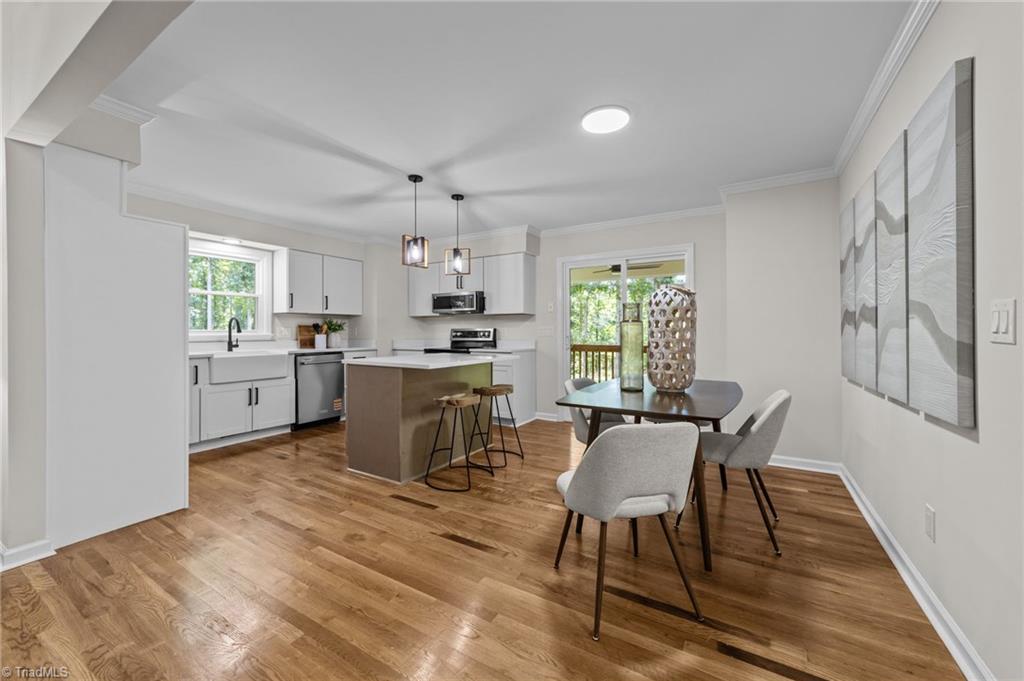 6824 Taylor Woods Lane