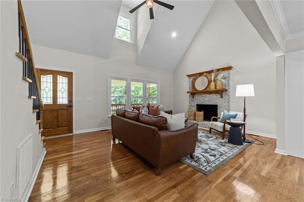 6824 Taylor Woods Lane