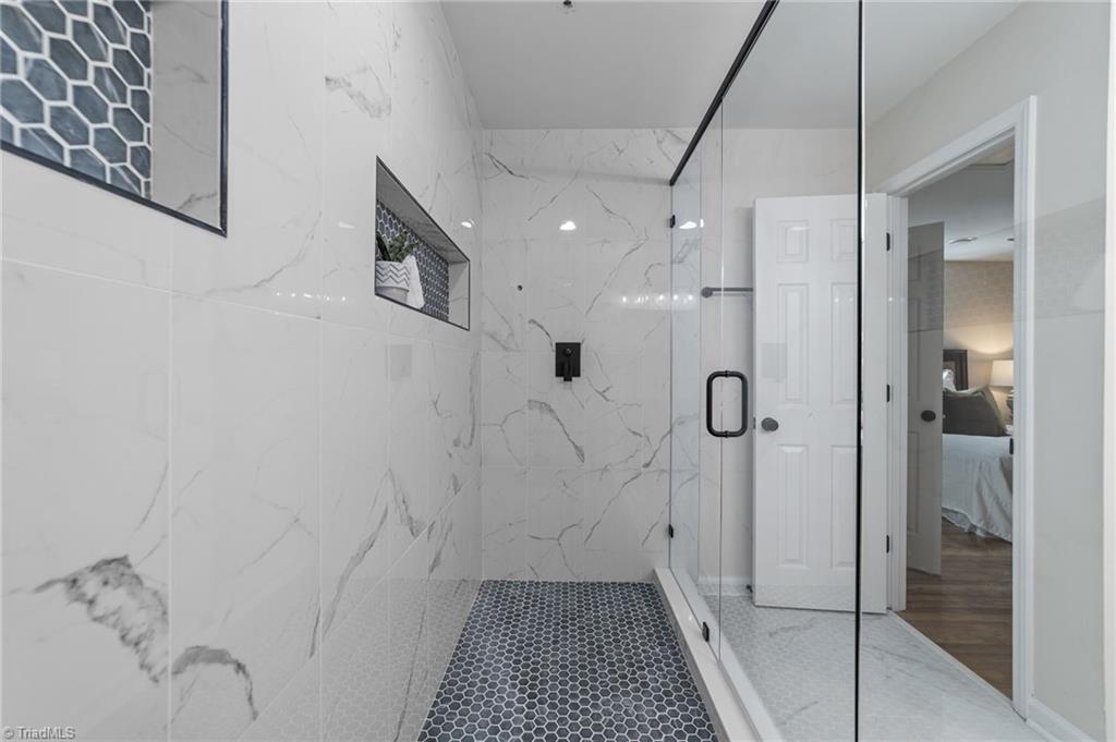 6824 Taylor Woods Lane