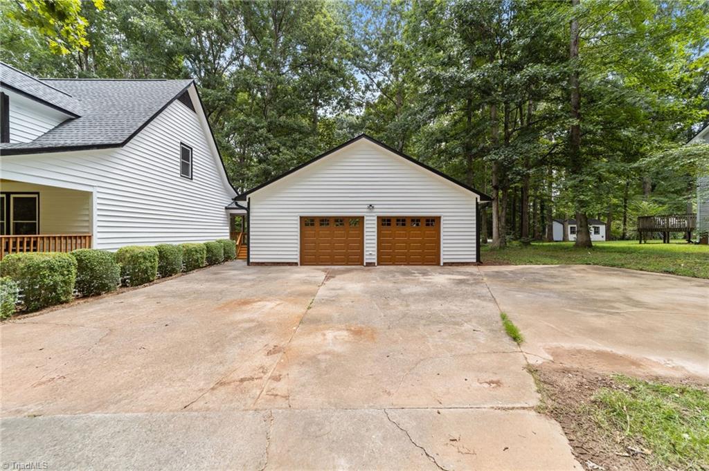 6824 Taylor Woods Lane