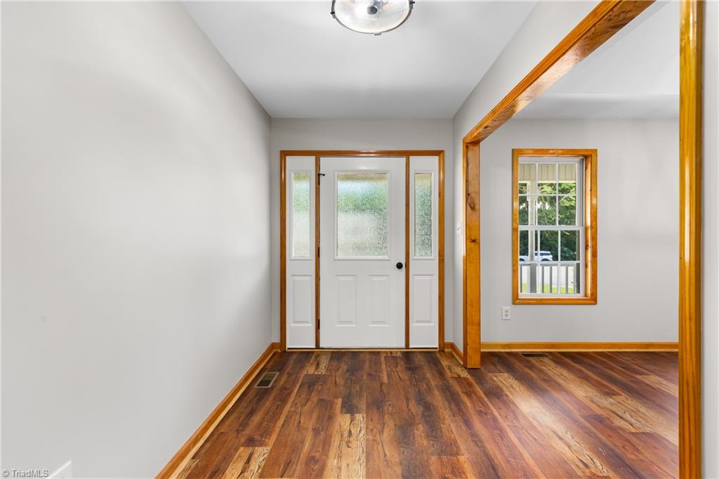 1184 Kingsway Drive