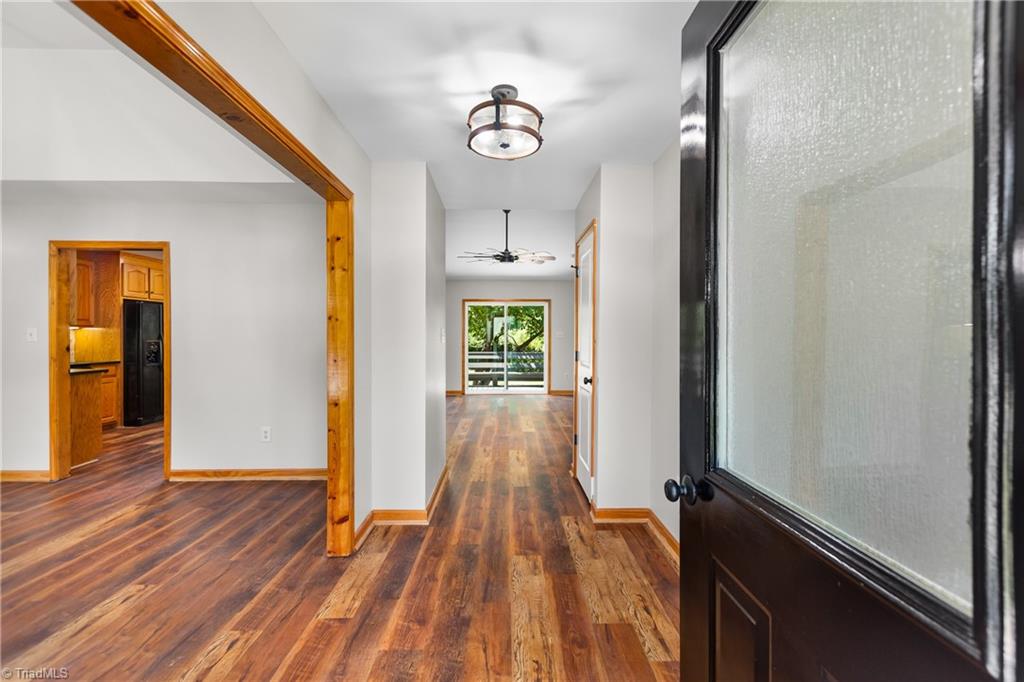 1184 Kingsway Drive