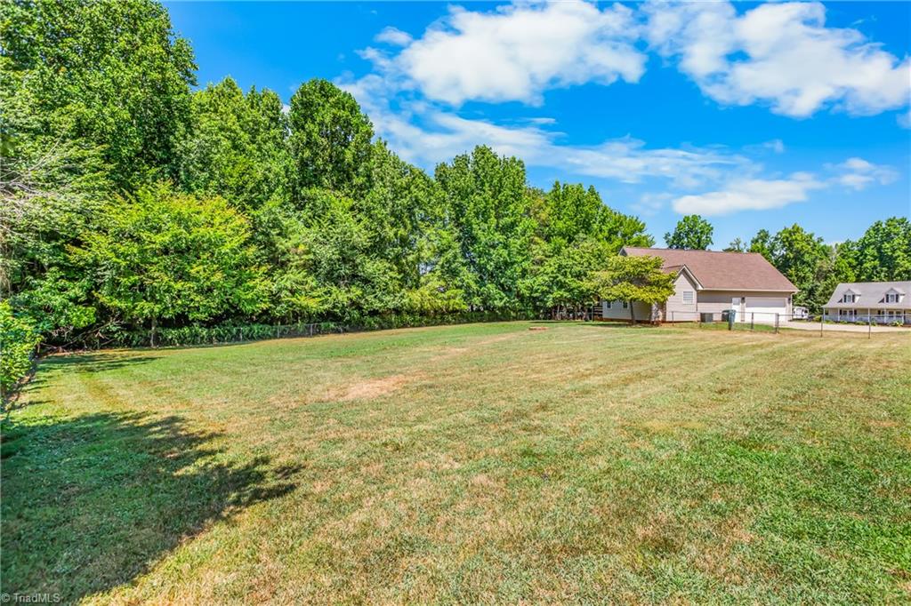1184 Kingsway Drive