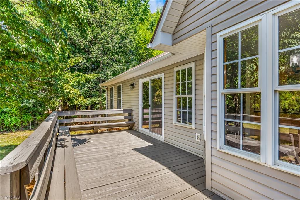 1184 Kingsway Drive