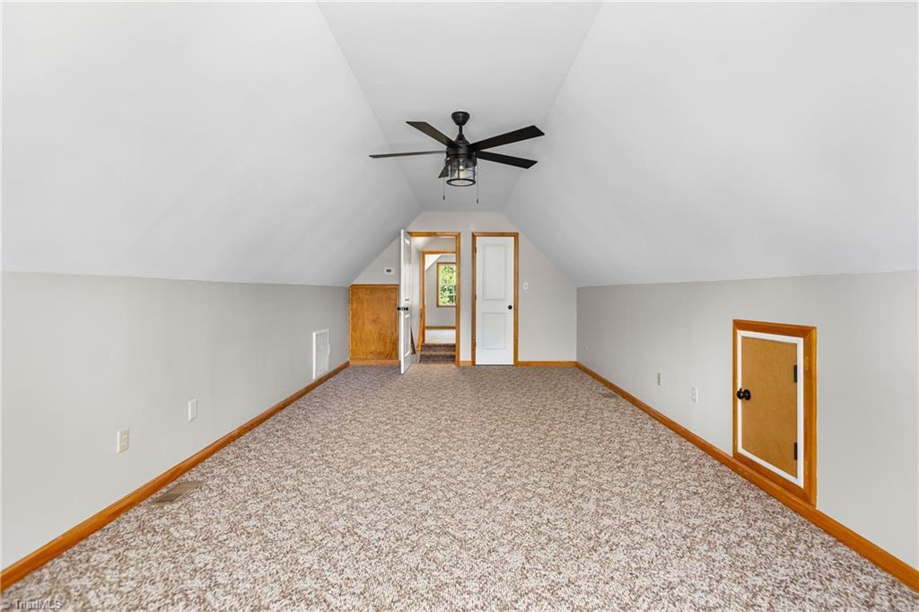 1184 Kingsway Drive