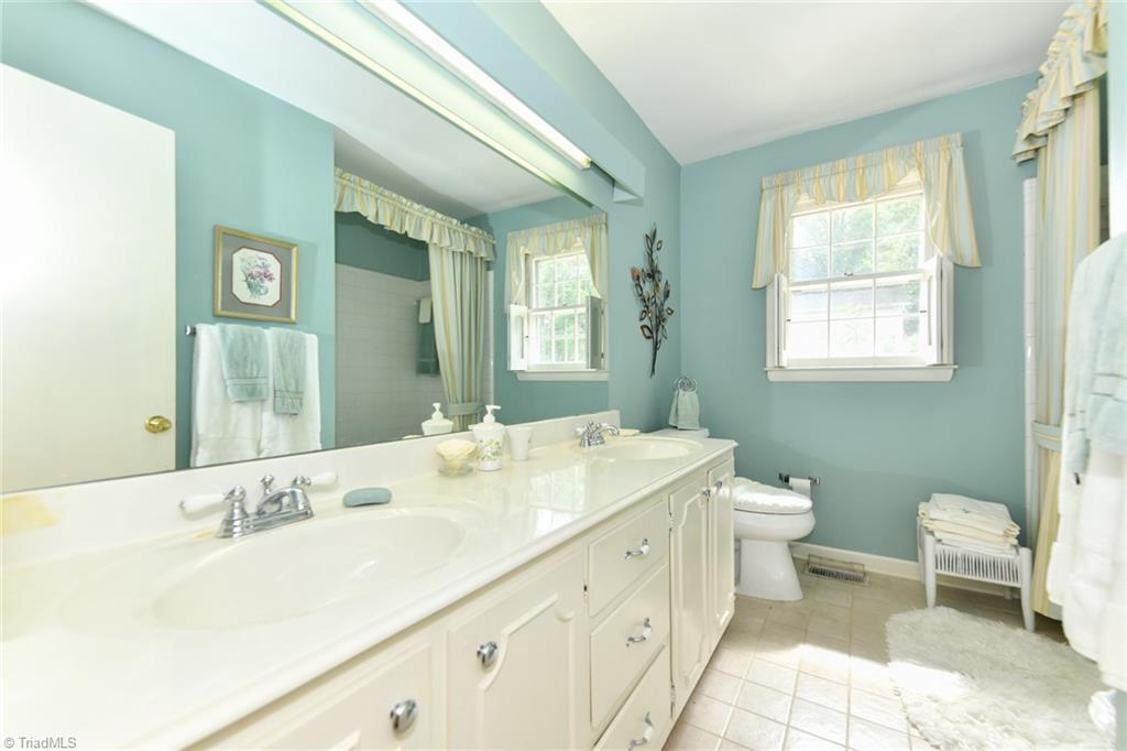 2702 Holly Drive, Greensboro