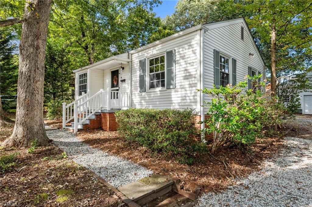 2732 Stratford Drive