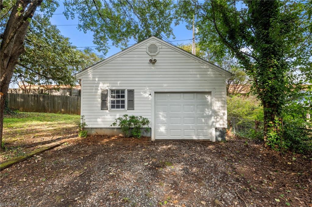 2732 Stratford Drive