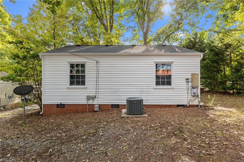 2732 Stratford Drive