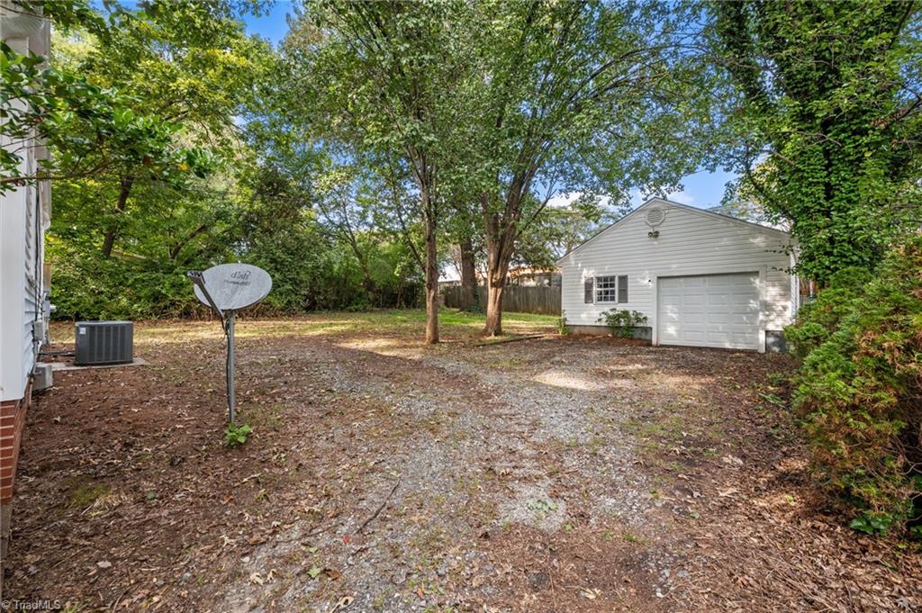 2732 Stratford Drive