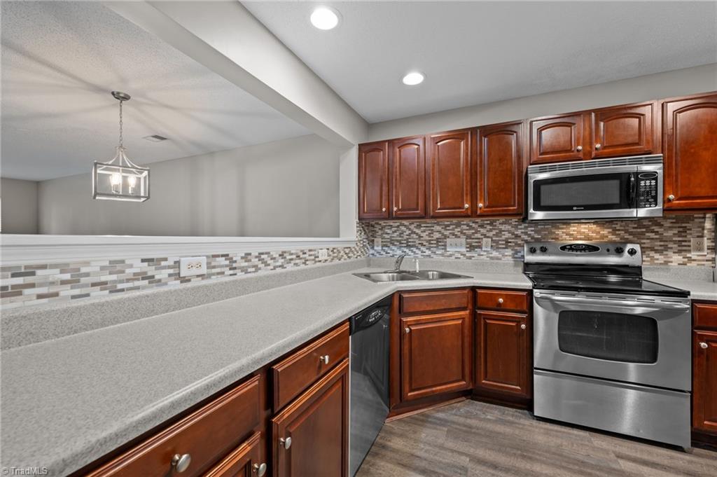 1925 Freedom Gate Drive