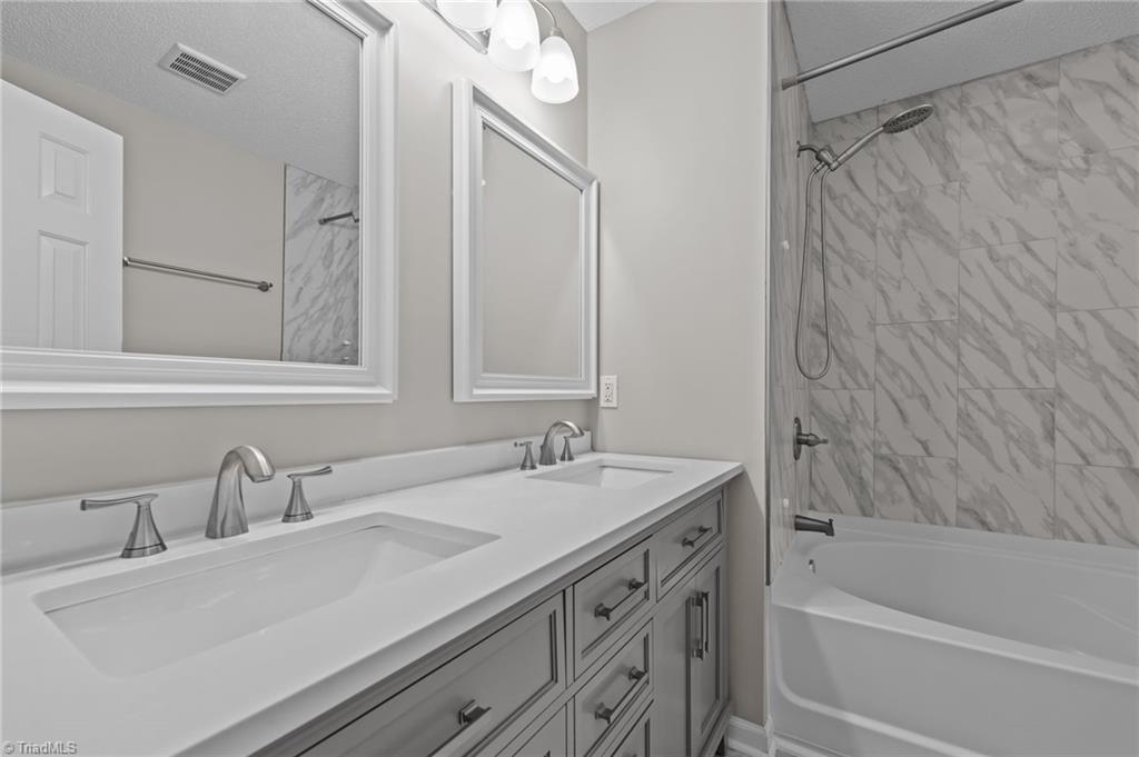 1925 Freedom Gate Drive