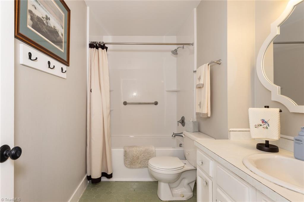 5121 Lawndale Drive # G