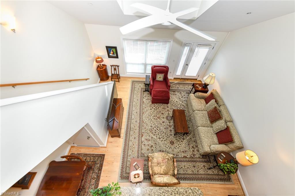 360 Elm Street # 304