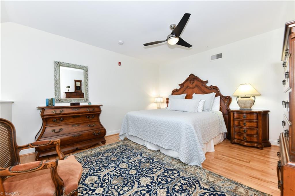 360 Elm Street # 304