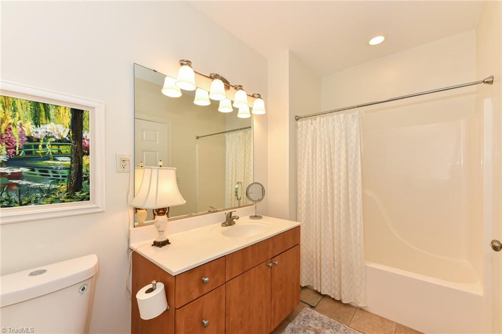 360 Elm Street # 304