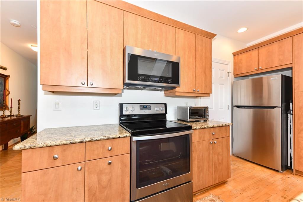 360 Elm Street # 304