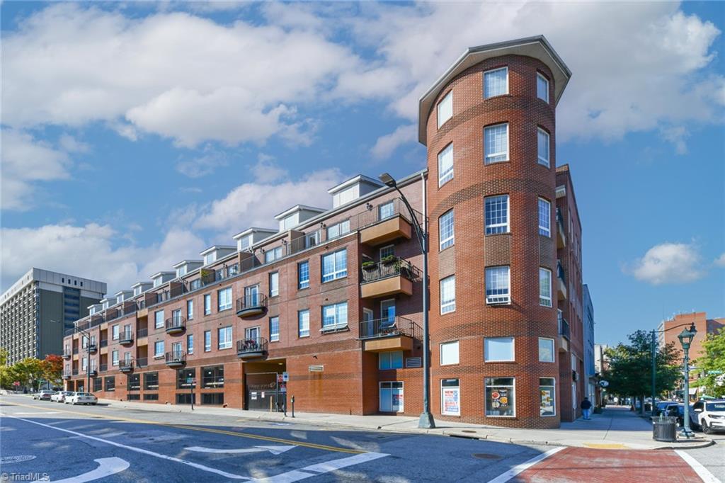 360 Elm Street # 304