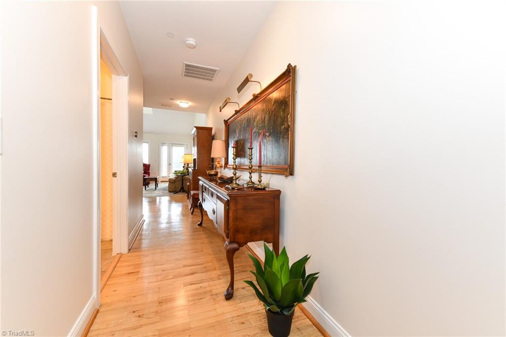 360 Elm Street # 304