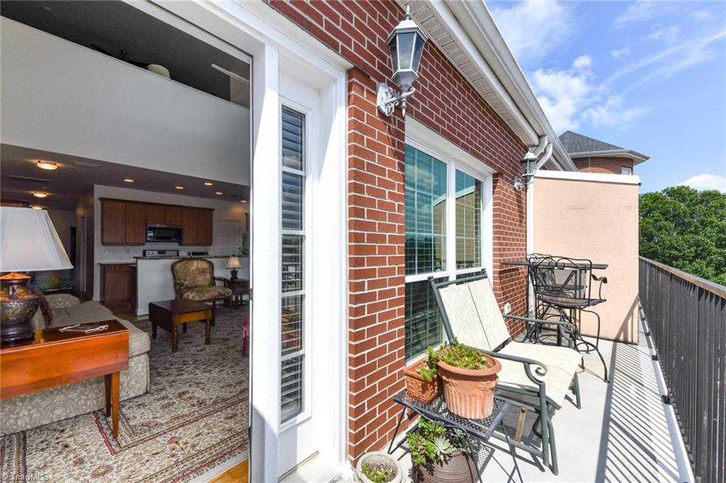 360 Elm Street # 304