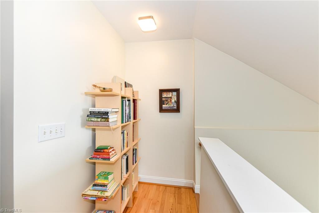 360 Elm Street # 304