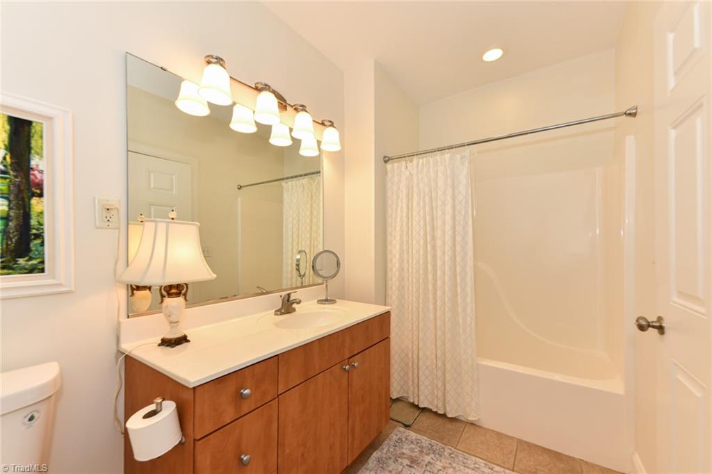 360 Elm Street # 304