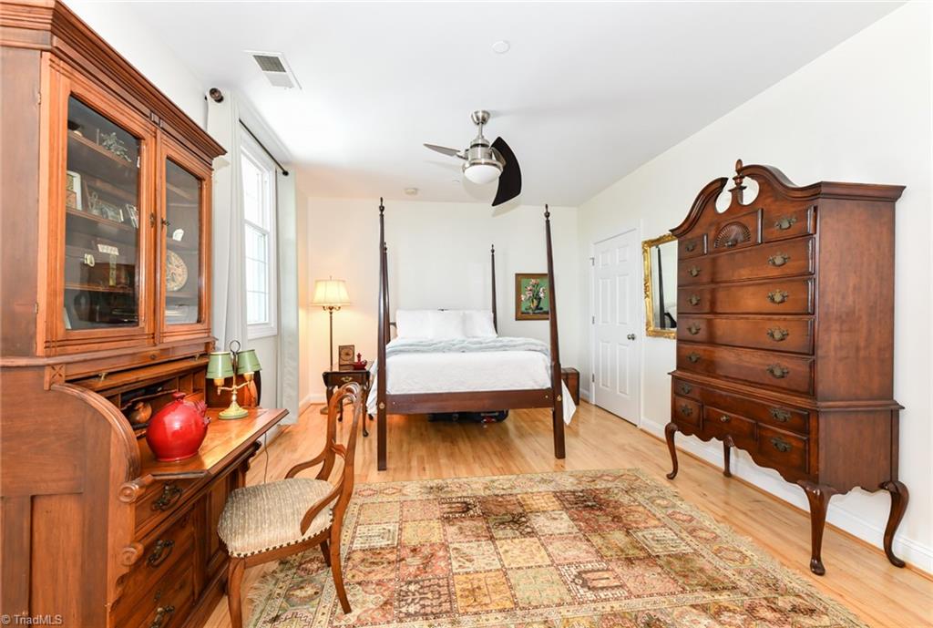 360 Elm Street # 304