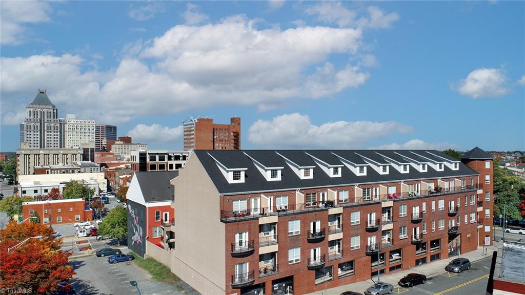 360 Elm Street # 304