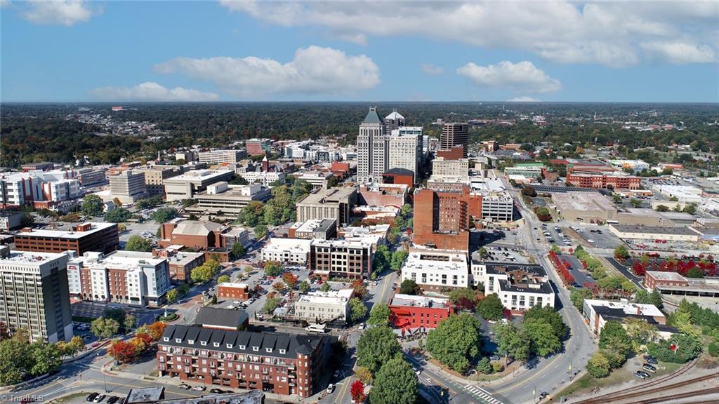 360 Elm Street # 304