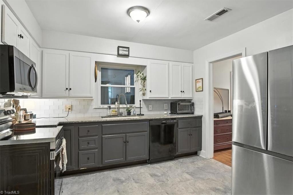 2610 Stratford Drive