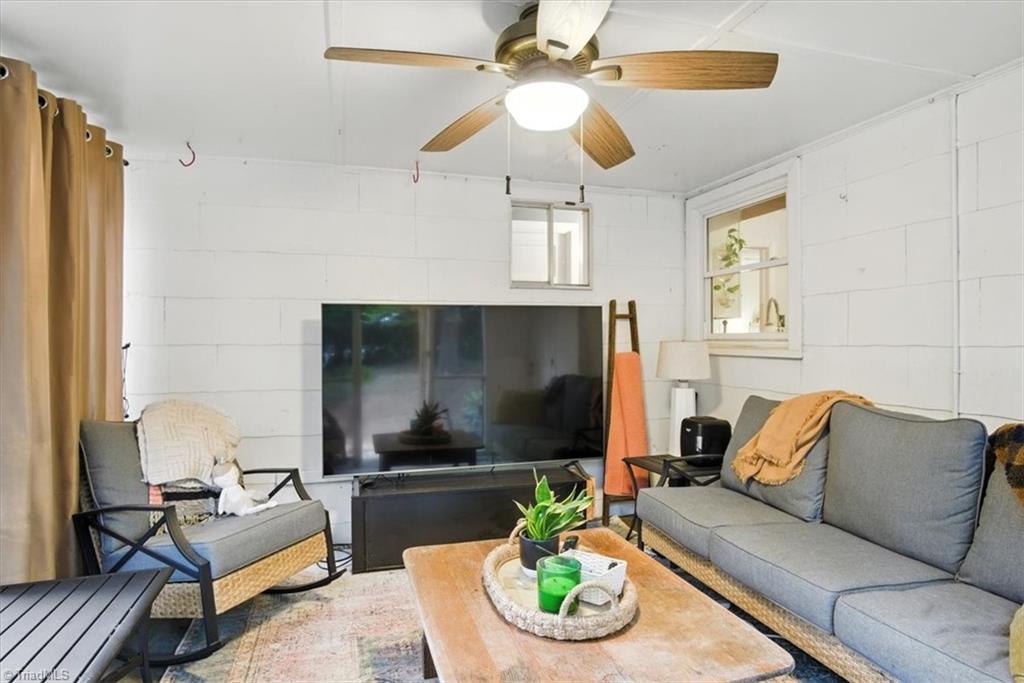 2610 Stratford Drive