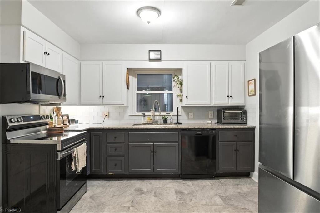 2610 Stratford Drive