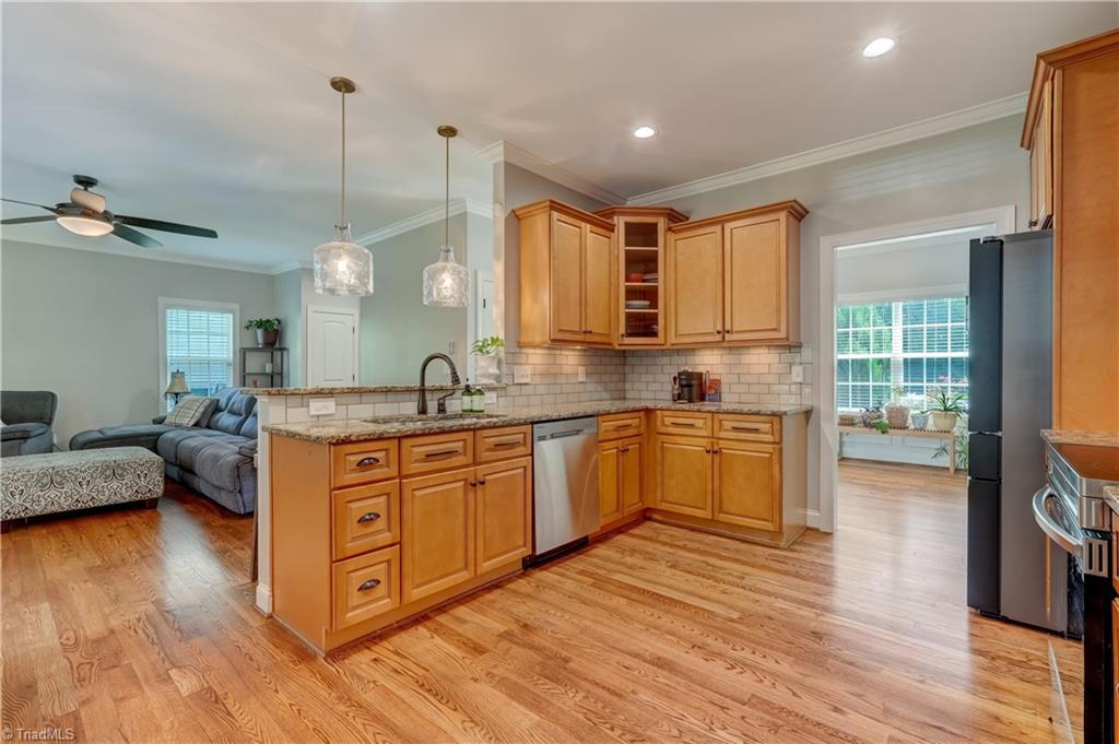 6121 Heathbrook Lane
