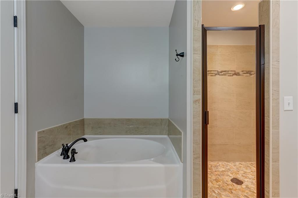 6121 Heathbrook Lane