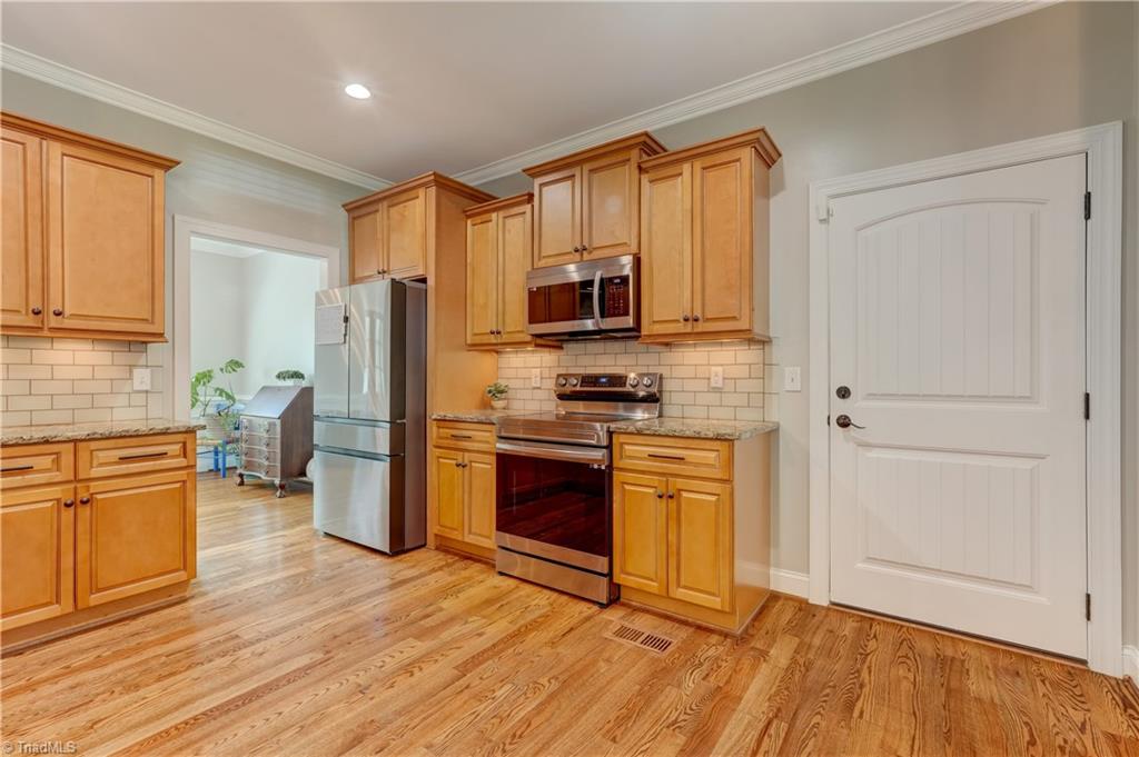 6121 Heathbrook Lane