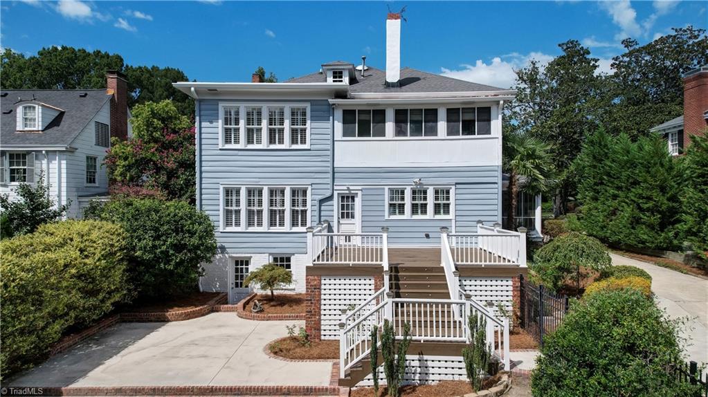 209 W Bessemer Avenue