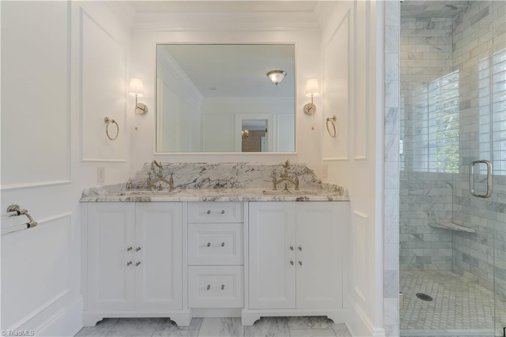 209 W Bessemer Avenue