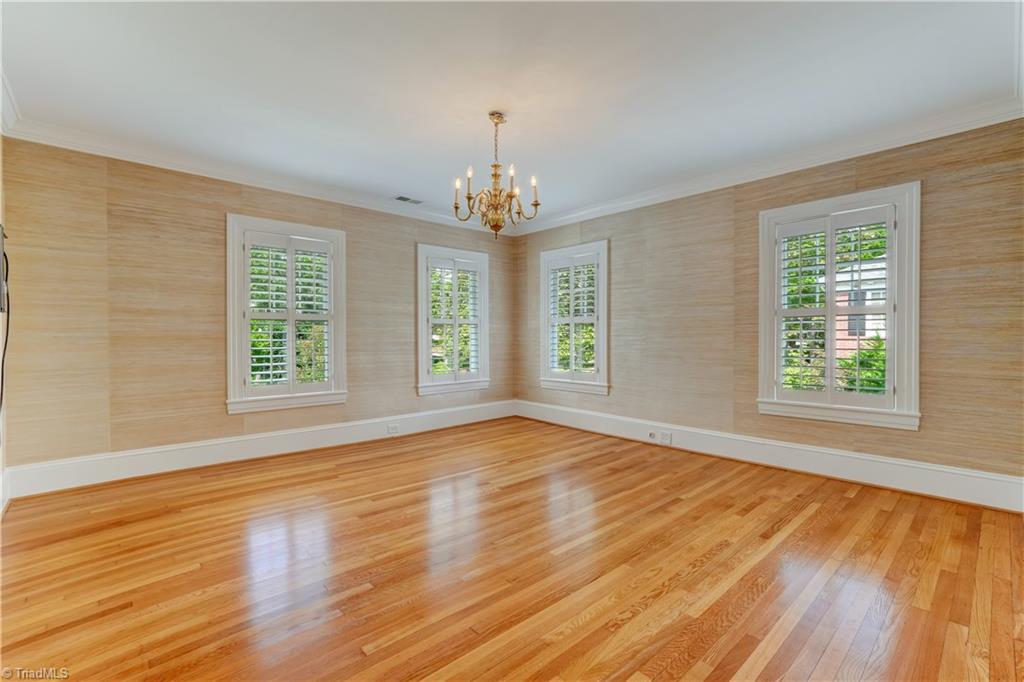 209 W Bessemer Avenue