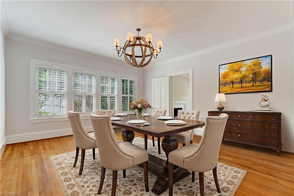 209 W Bessemer Avenue