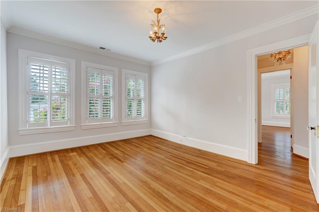 209 W Bessemer Avenue