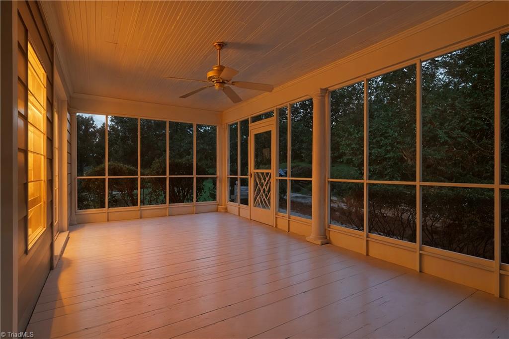 209 W Bessemer Avenue