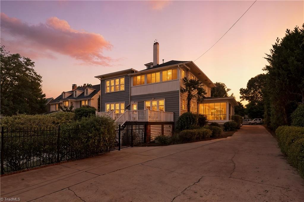 209 W Bessemer Avenue