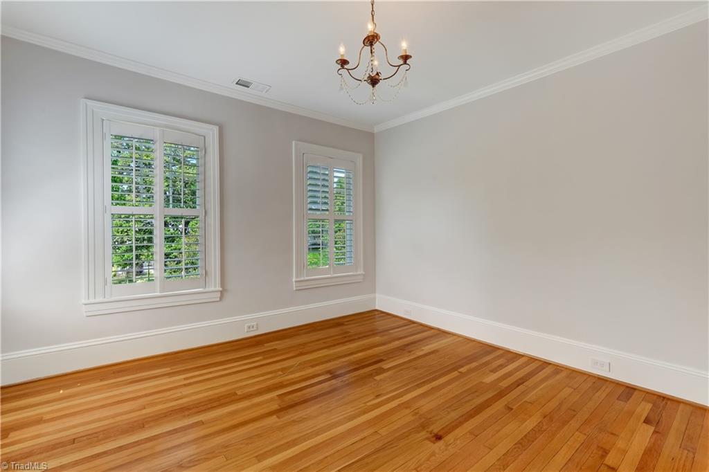 209 W Bessemer Avenue