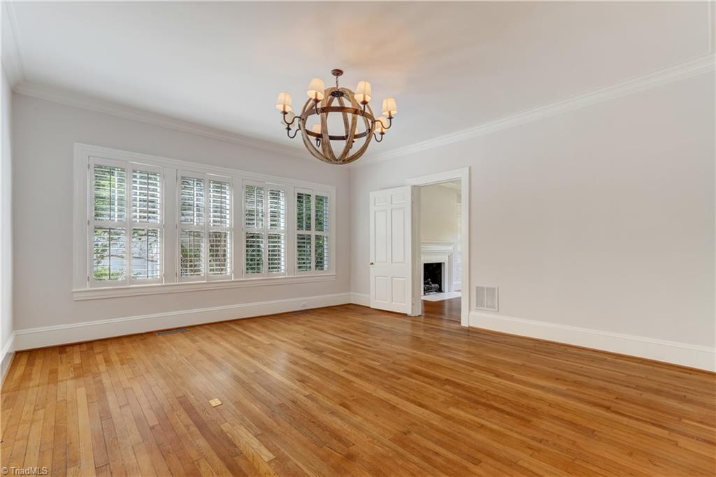 209 W Bessemer Avenue