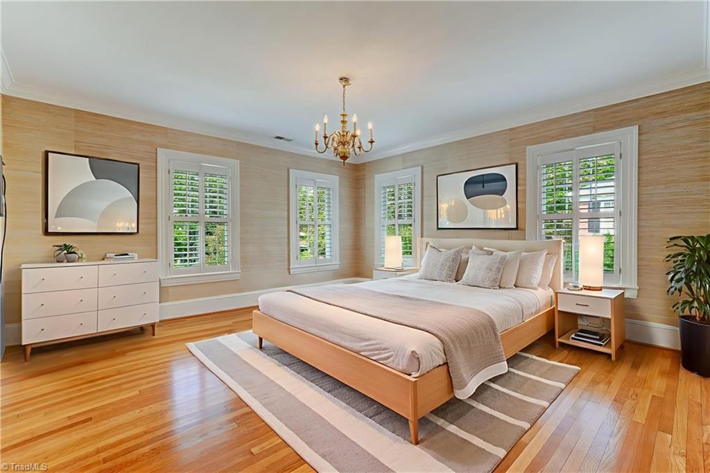 209 W Bessemer Avenue