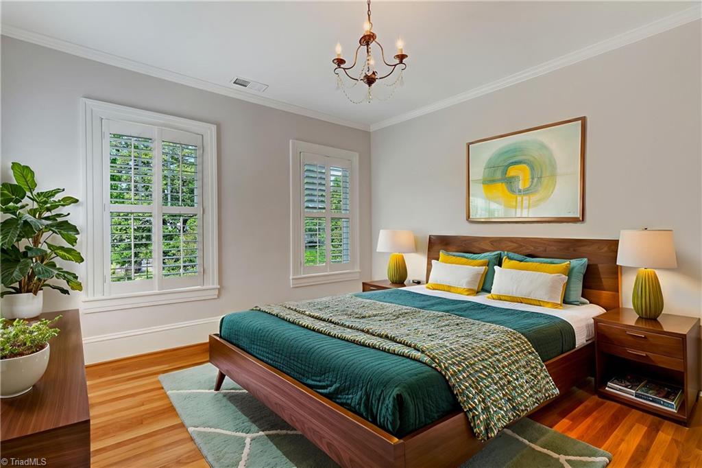 209 W Bessemer Avenue