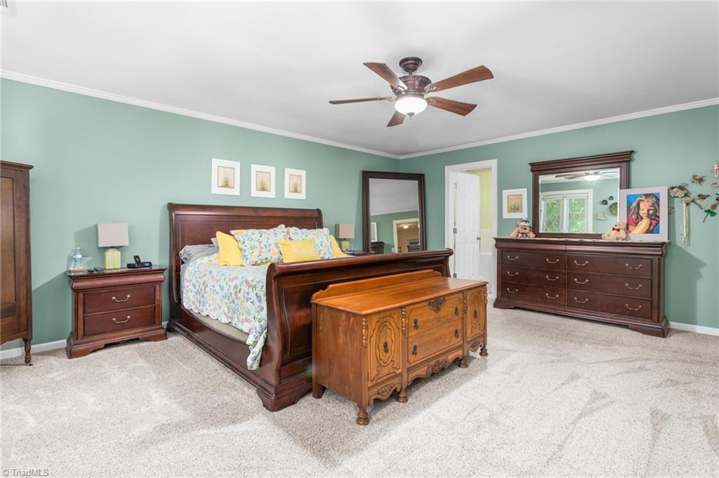 1902 San Fernando Drive